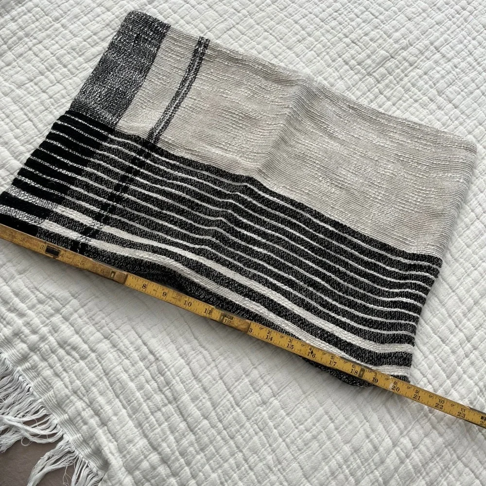 Crate & Barrel Stilyagi Slubby Plaid Pillow Cover 22x15 Ink Black Cream